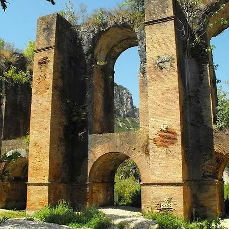 Spasmeni Vrisi 아파트