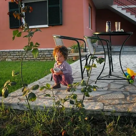 Spasmeni Vrisi 아파트